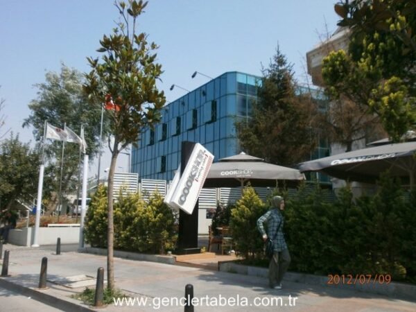 Totem Tabela 48